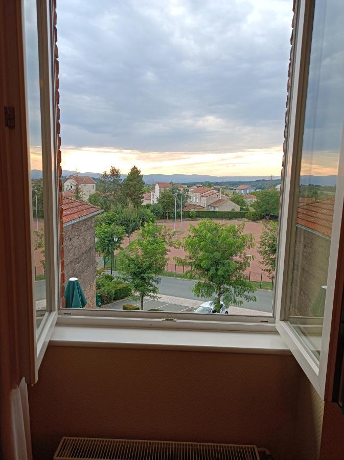 Les Pierres Folles Rozier-en-Donzy Exterior foto