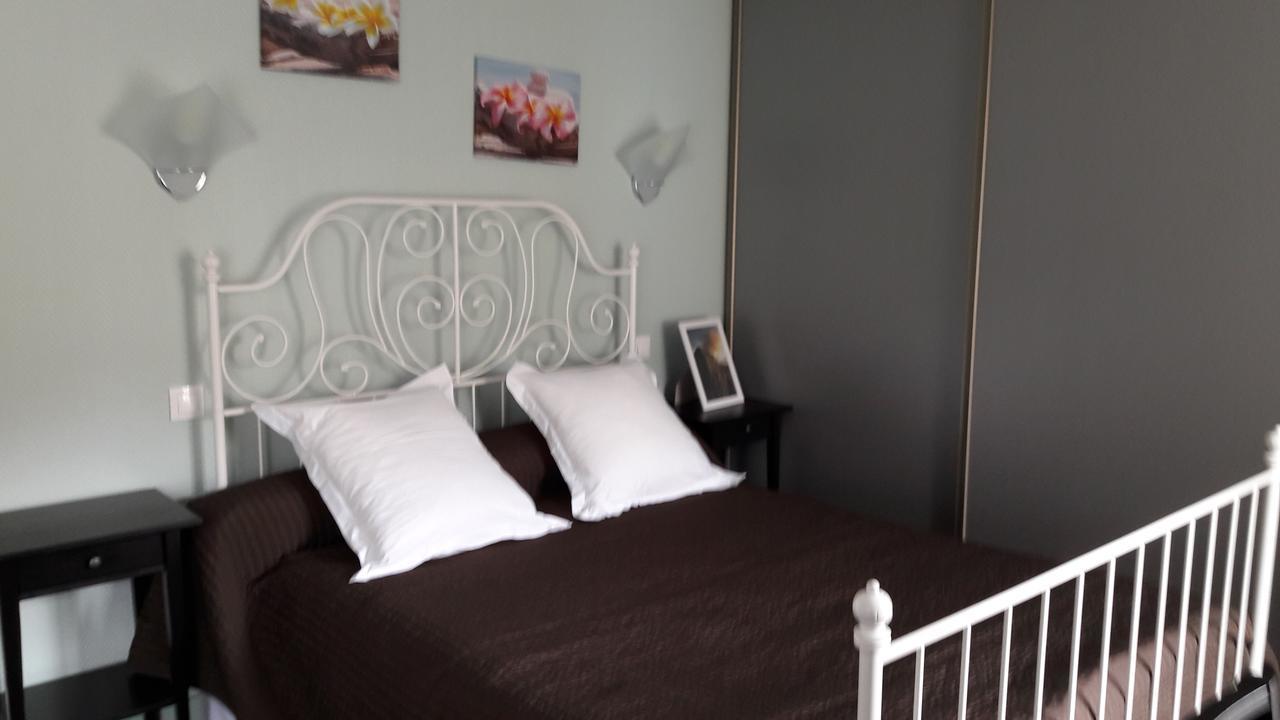 Les Pierres Folles Rozier-en-Donzy Exterior foto