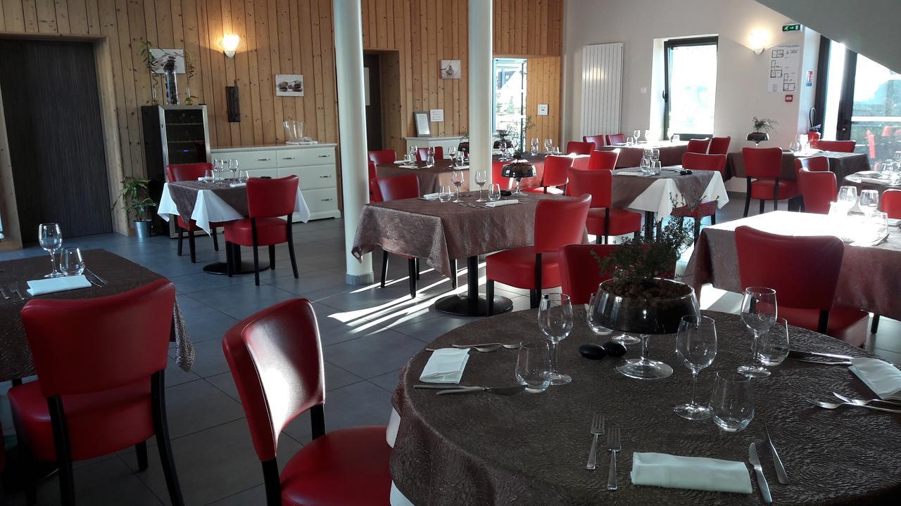 Les Pierres Folles Rozier-en-Donzy Exterior foto